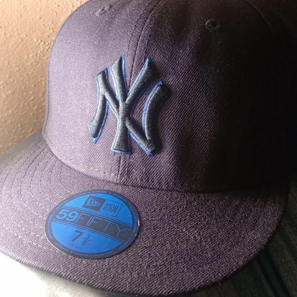 Yankees fitted Cap - Picture 2 of 4